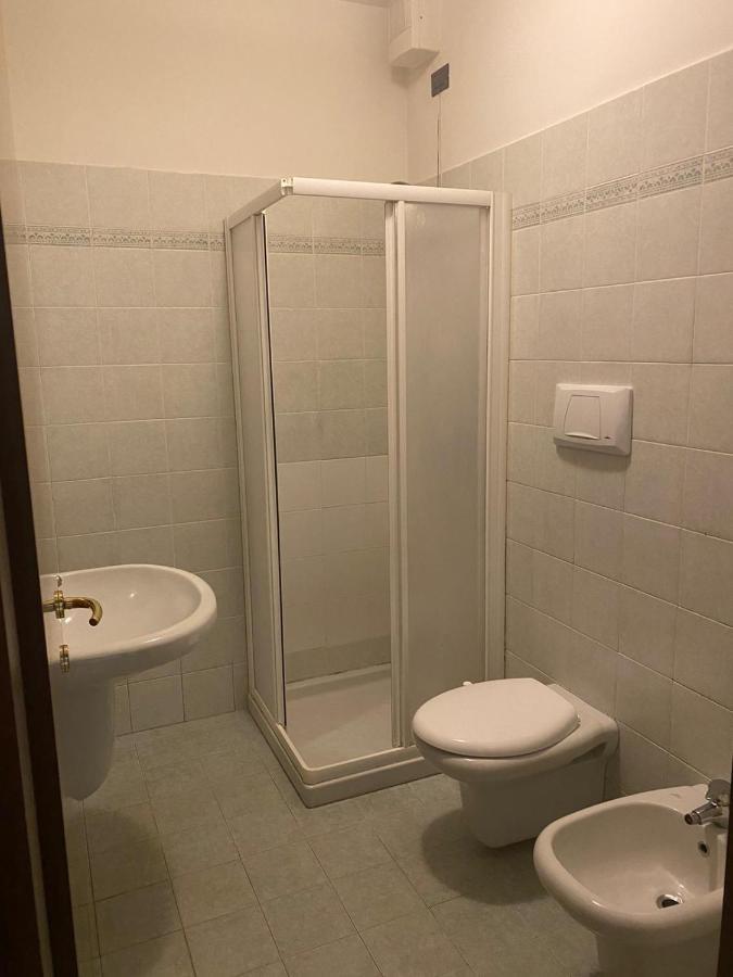 La Lanterna - Appartamenti In Residence Con Piscina Desenzano del Garda Kültér fotó