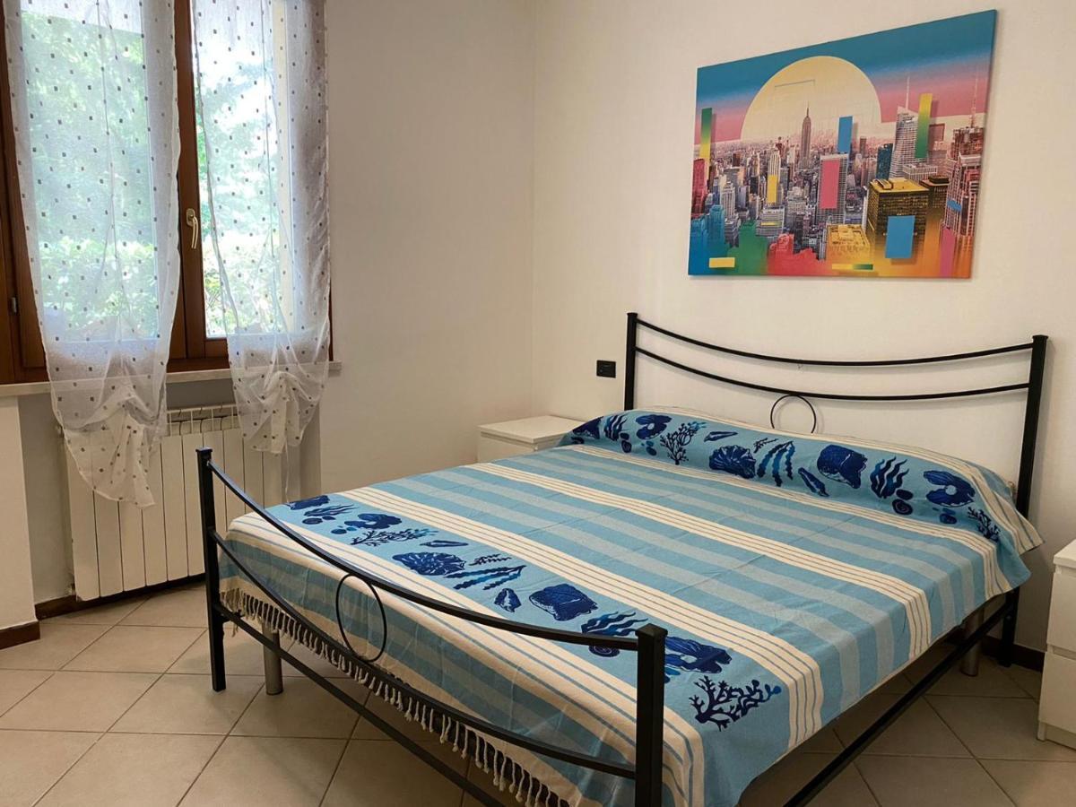 La Lanterna - Appartamenti In Residence Con Piscina Desenzano del Garda Kültér fotó