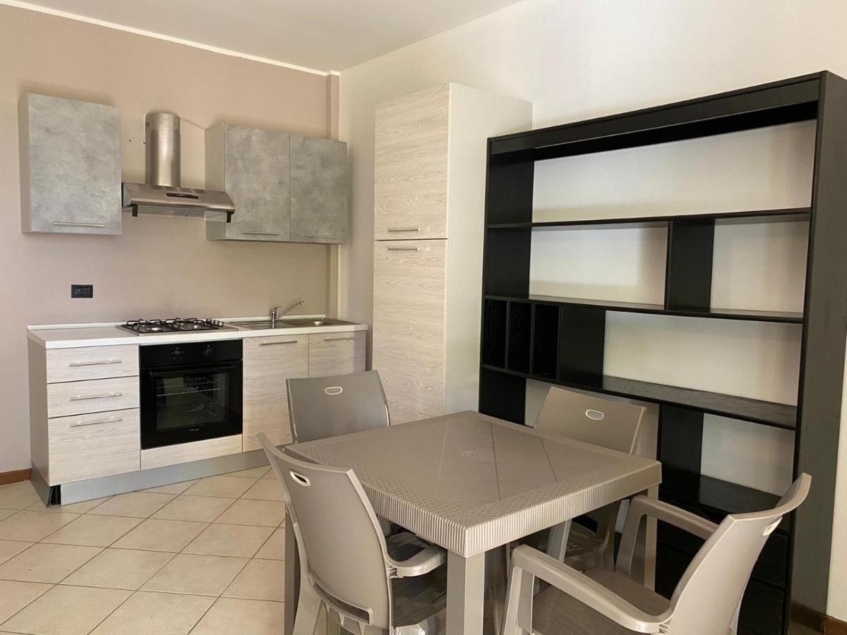 La Lanterna - Appartamenti In Residence Con Piscina Desenzano del Garda Kültér fotó