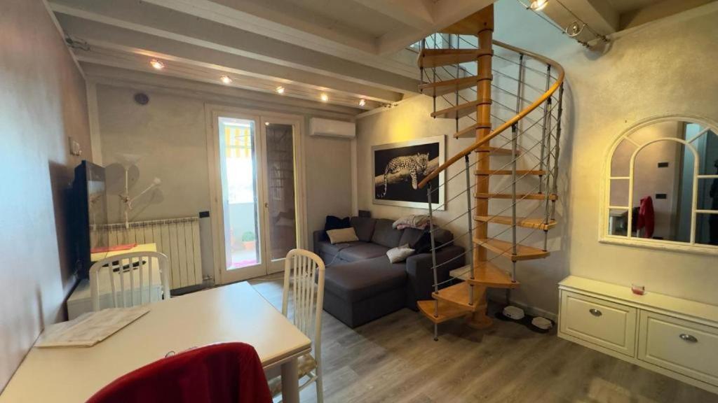 La Lanterna - Appartamenti In Residence Con Piscina Desenzano del Garda Kültér fotó