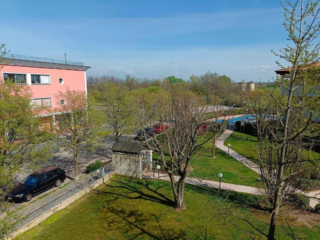 La Lanterna - Appartamenti In Residence Con Piscina Desenzano del Garda Kültér fotó
